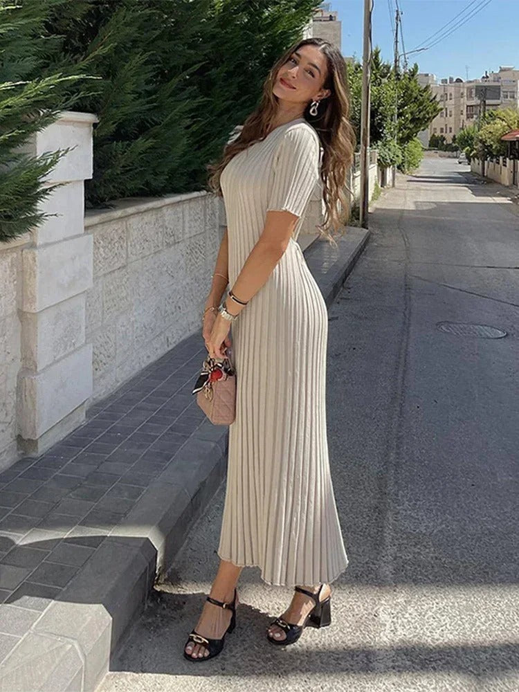 The Ultimate Heneso Short Sleeve Pleated Long Dress